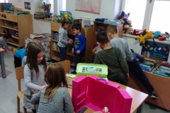 U GRADSKOJ KNJIŽNICI 4
