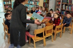 U GRADSKOJ KNJIŽNICI